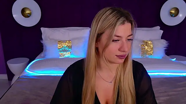 Snapshot of HelenaMorgan chatting on March 2025 09:15:02 AM HelenaMorgan online show from March 2025 09:15:02 AM