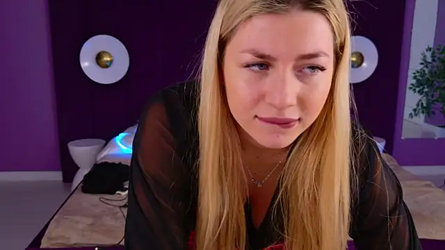 Snapshot of HelenaMorgan chatting on March 2025 03:01:02 AM HelenaMorgan online show from March 2025 03:01:02 AM