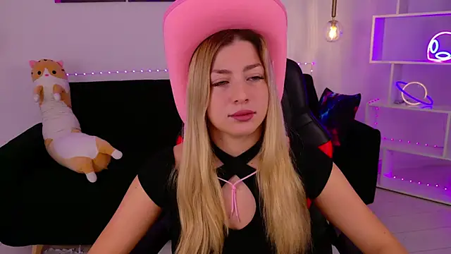 Snapshot of HelenaMorgan chatting on September 2025 02:55:02 AM HelenaMorgan online show from September 2025 02:55:02 AM