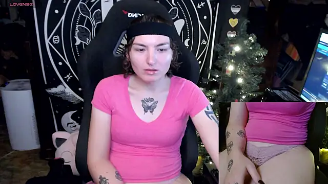 BrandiWRLD 999 online show from December 2024 06:05:01 PM