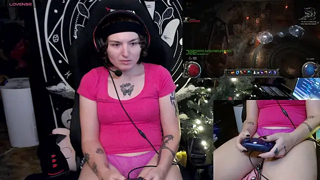 BrandiWRLD 999 online show from December 2024 01:07:02 AM