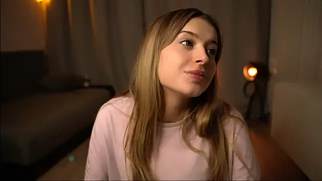 elisa moon online show from December 2024 05:07:02 PM