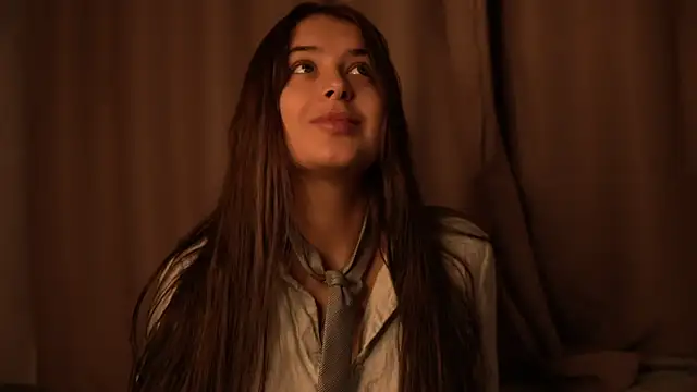 elisa moon online show from October 2025 04:49:02 PM