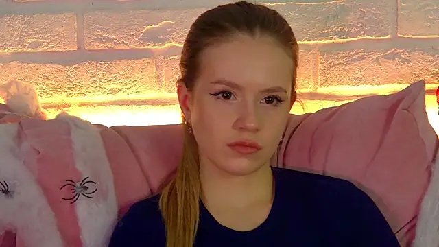 MilanaBalmain online show from November 2025 08:38:02 AM