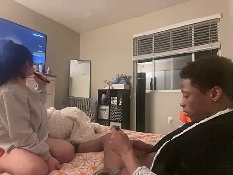 Snapshot of megstarzxxx chatting on December 2024 02:04:01 AM megstarzxxx online show from December 2024 02:04:01 AM