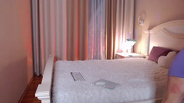 Avylew online show from December 2025 10:05:02 PM