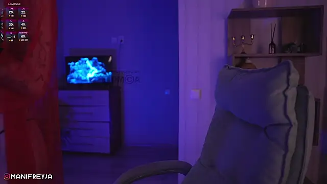 ManiFreyja online show from December 2024 08:39:02 PM