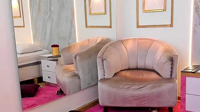 AmandaMartinez  online show from March 2025 06:22:02 PM