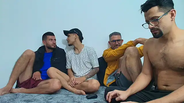 Snapshot of Benjamin_show chatting on November 2025 03:07:01 AM Benjamin show online show from November 2025 03:07:01 AM