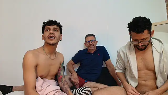 Snapshot of Benjamin_show chatting on December 2025 08:15:02 PM Benjamin show online show from December 2025 08:15:02 PM