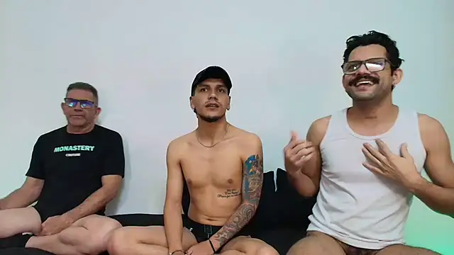 Snapshot of Benjamin_show chatting on February 2026 01:37:01 AM Benjamin show online show from February 2026 01:37:01 AM