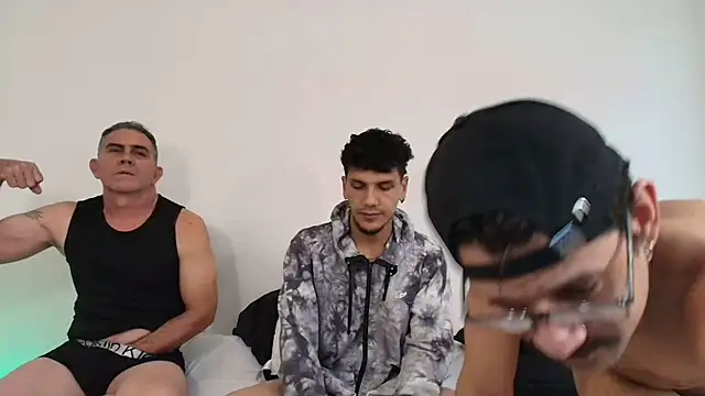 Snapshot of Benjamin_show chatting on February 2026 08:40:02 PM Benjamin show online show from February 2026 08:40:02 PM