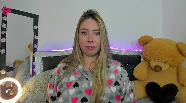 JanneKim online show from March 2025 05:38:02 PM