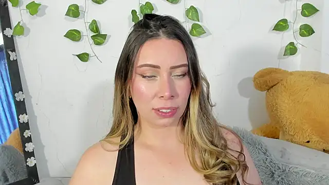 JanneKim online show from November 2025 02:39:02 PM