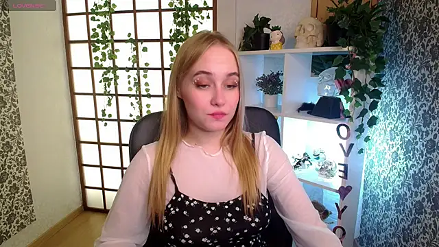 LianaBright online show from December 2024 05:32:01 AM