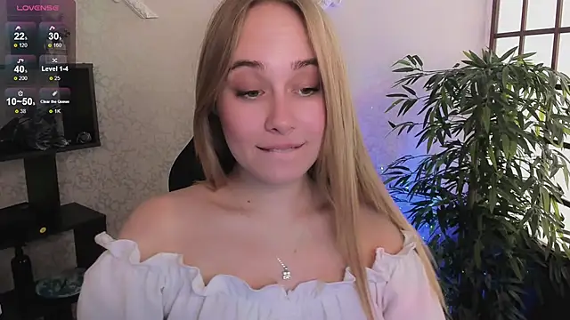 LianaBright online show from March 2025 12:13:01 PM