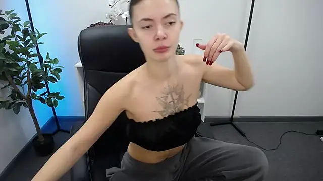 Ritaneer online show from December 2025 09:03:01 AM