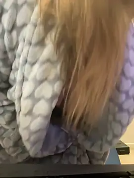 Snapshot of TEMPTING-TAMMY chatting on December 2025 06:18:01 AM TEMPTING-TAMMY online show from December 2025 06:18:01 AM