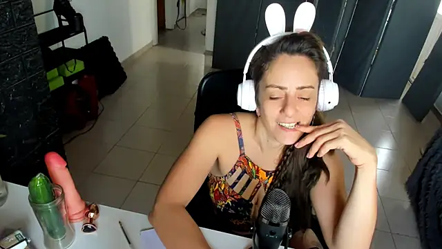 jessiburningheels online show from February 2025 01:03:01 PM