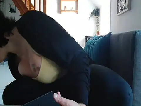 Lauzo21 online show from October 2025 07:41:01 AM