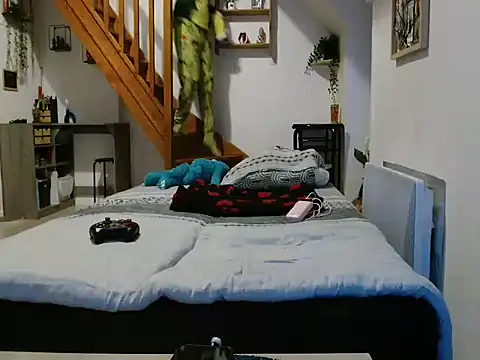 Lauzo21 online show from November 2025 06:35:01 AM