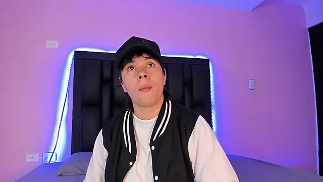 AbbySmiitth  online show from February 2025 12:15:02 PM