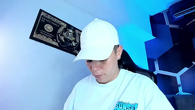 AbbySmiitth  online show from November 2025 08:52:01 PM