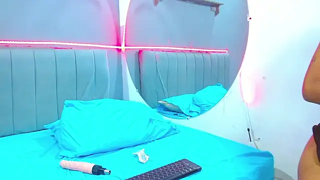 minimi naty online show from December 2024 10:21:02 PM