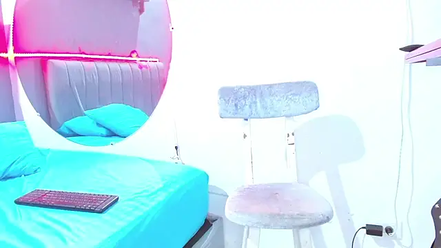 minimi naty online show from January 2025 10:44:01 PM