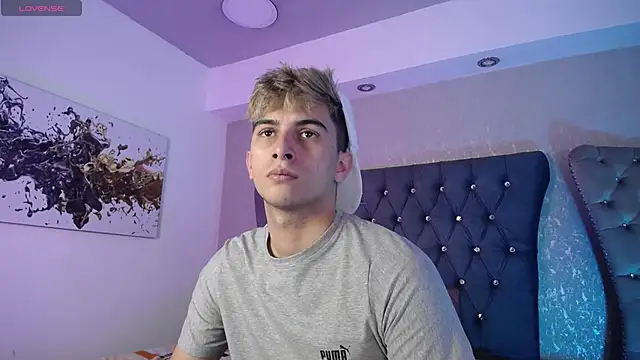 MrWilliseo online show from September 2025 07:35:01 PM