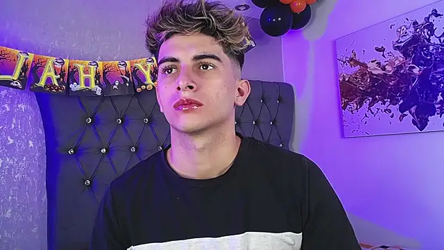 MrWilliseo online show from October 2025 07:58:02 PM