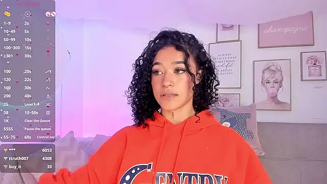 Crystal Dluna online show from January 2025 06:51:01 PM