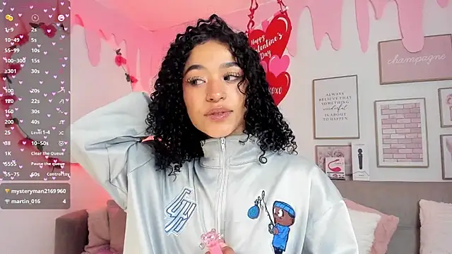 Crystal Dluna online show from February 2025 06:32:02 PM