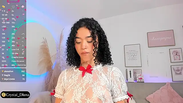 Crystal Dluna online show from March 2025 06:52:01 PM