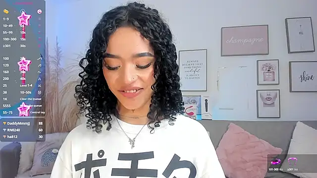 Crystal Dluna online show from March 2025 04:54:02 PM