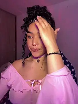 Crystal Dluna online show from September 2025 03:23:01 PM