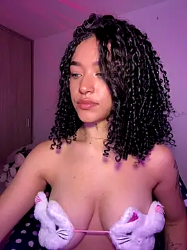 Crystal Dluna online show from September 2025 02:41:01 PM