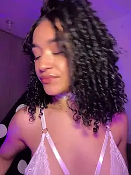 Crystal Dluna online show from September 2025 04:40:02 PM