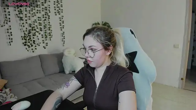 whoa-hoa-hoa-hoa-hoa online show from January 2026 04:23:01 PM