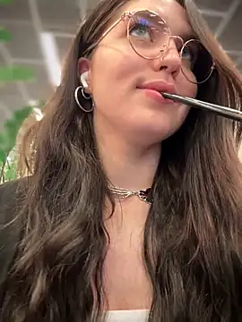 meow girl online show from September 2025 12:07:01 PM