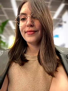 meow girl online show from October 2025 11:11:01 AM