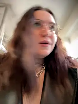 meow girl online show from October 2025 10:05:02 AM