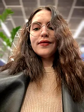 meow girl online show from November 2025 11:11:02 AM