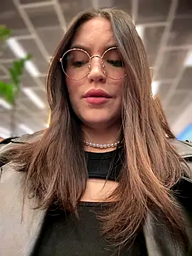 meow girl online show from December 2025 09:04:01 AM