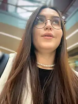 Snapshot of meow_girl chatting on May 2026 03:51:02 PM meow girl online show from May 2026 03:51:02 PM