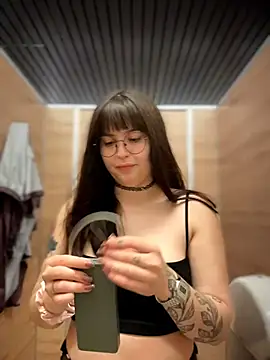 Snapshot of meow_girl chatting on July 2026 01:37:02 PM meow girl online show from July 2026 01:37:02 PM