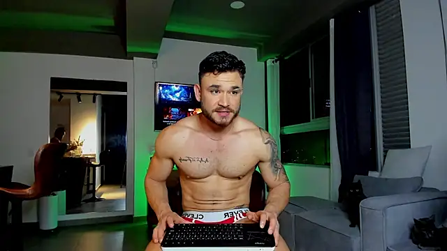 Maximo Marcelo online show from February 2025 02:08:02 AM