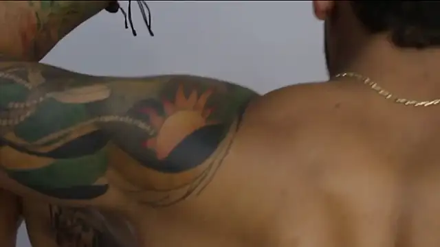 Maximo Marcelo online show from October 2025 07:03:02 PM