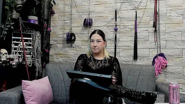 CruelMistress online show from April 2026 12:43:02 AM