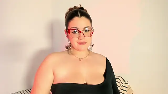 Candelariia  online show from March 2025 06:00:01 PM